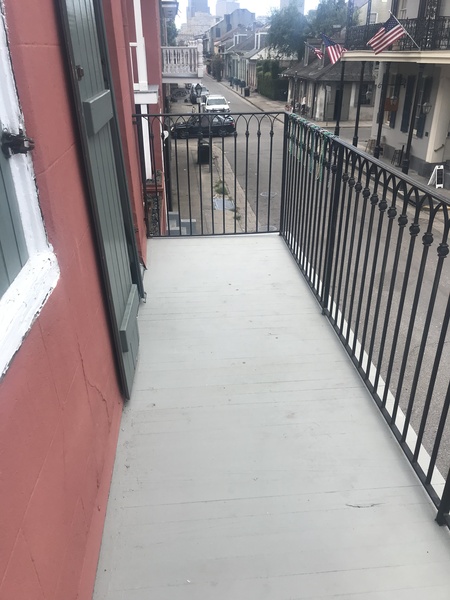 Queen Bed with Sofa Bed Photo 5