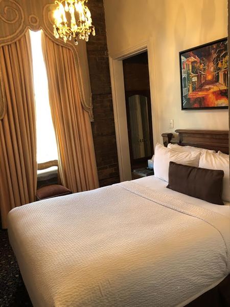 Full Bed, Petite Room Photo 3