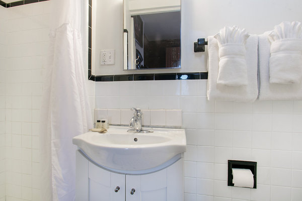 King Bed, Bourbon St Balcony Photo 9