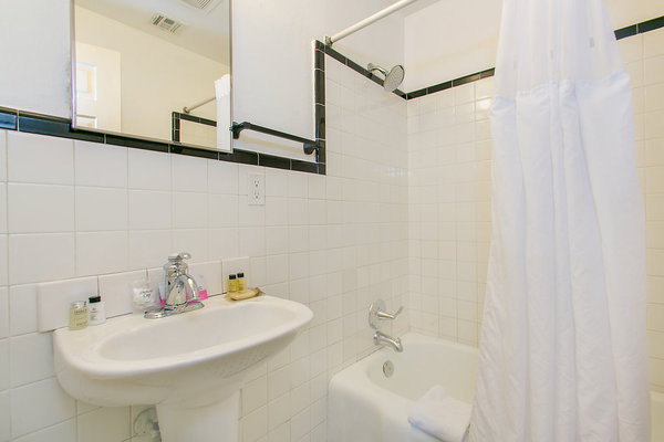 King Bed, City View Photo 4