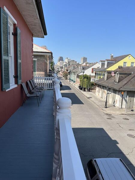 King and Queen Bedroom Suite Photo 4