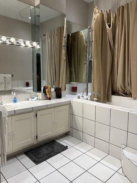 King and Queen Bedroom Suite Photo 6